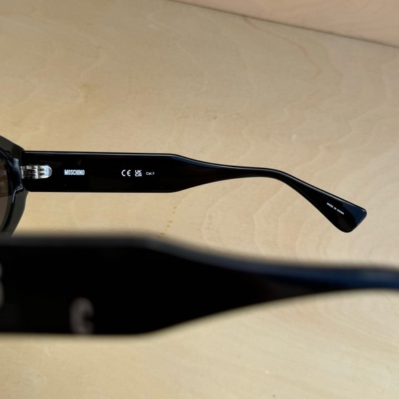 NEW Authentic Moschino Oval Sunglasses Black - Picture 5 of 9